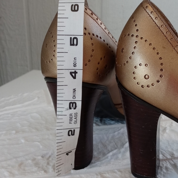 BCBG girls Max Azria high heels gold color - Picture 11 of 11